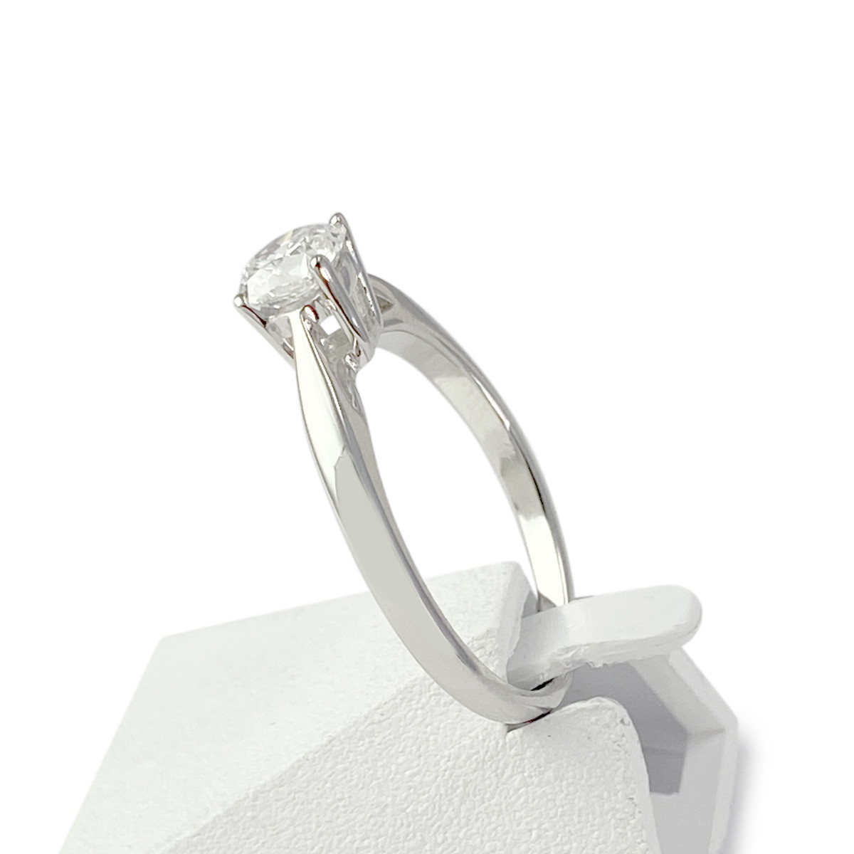 Solitaire d'occasion or 750 blanc 0.60 carat