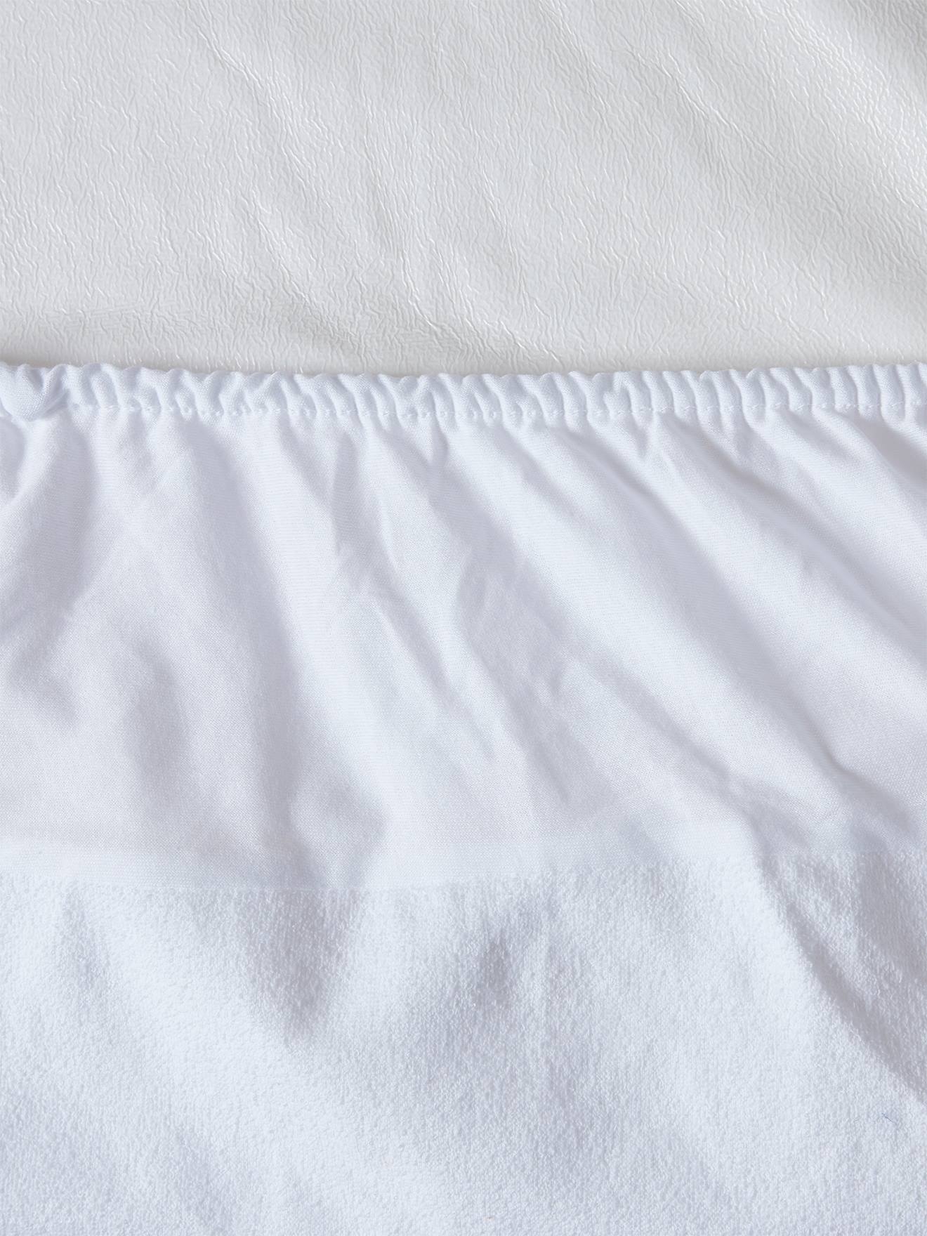 Capa protetora impermeável em tecido aveludado com tratamento antiácaros Bi-ome®, branca.