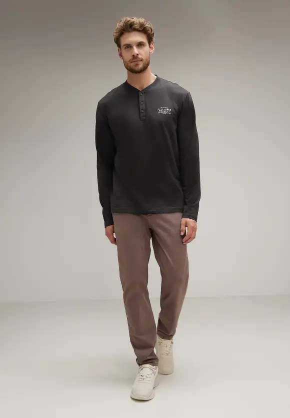 Henleyshirt mit Brustprint - Black