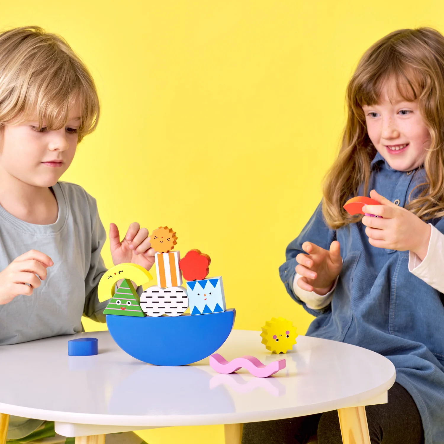 Kidoki Teeter Totter Shapes Wooden Balance Game