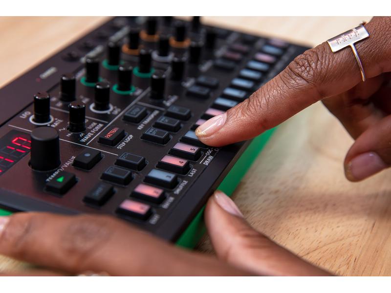 Roland Synthesizer AIRA S-1 Tweak-Synthesizer mit neuer Klangwelt