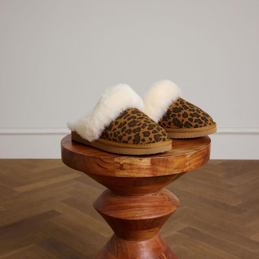 Manfield Dames Beige leopard pantoffels met bontvoering