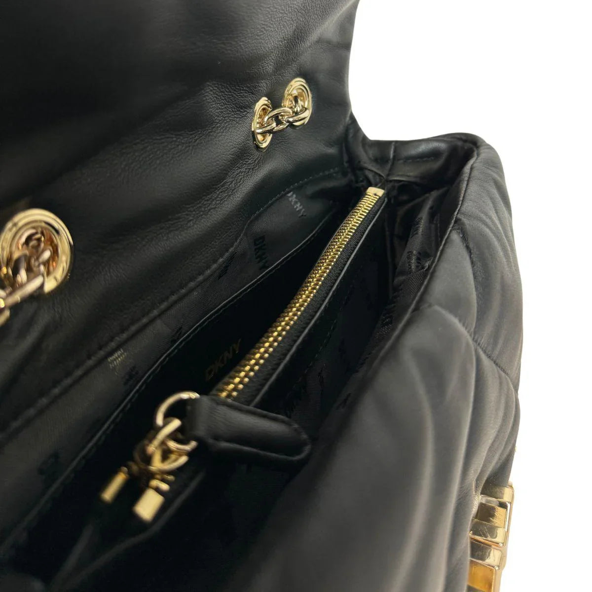 DKNY | 8093 Seventh Avenue | Leren crossovertas