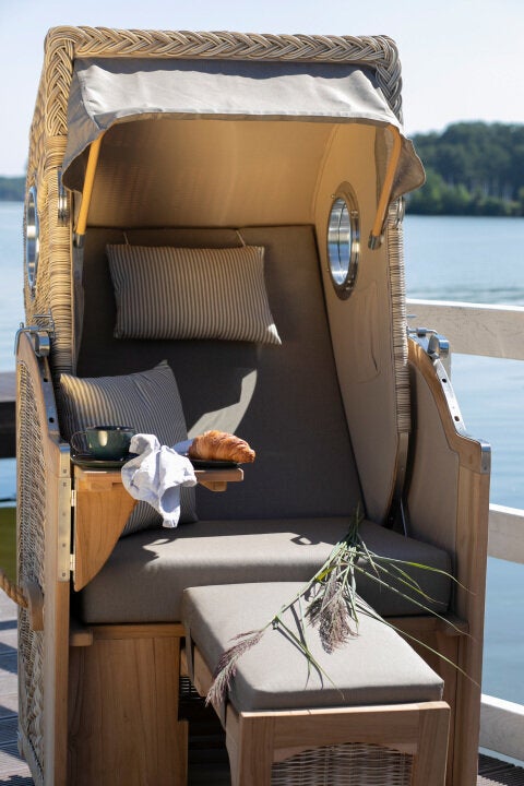 Strandstoel Rantum enkele patrijspoort teak PE schelp design 506