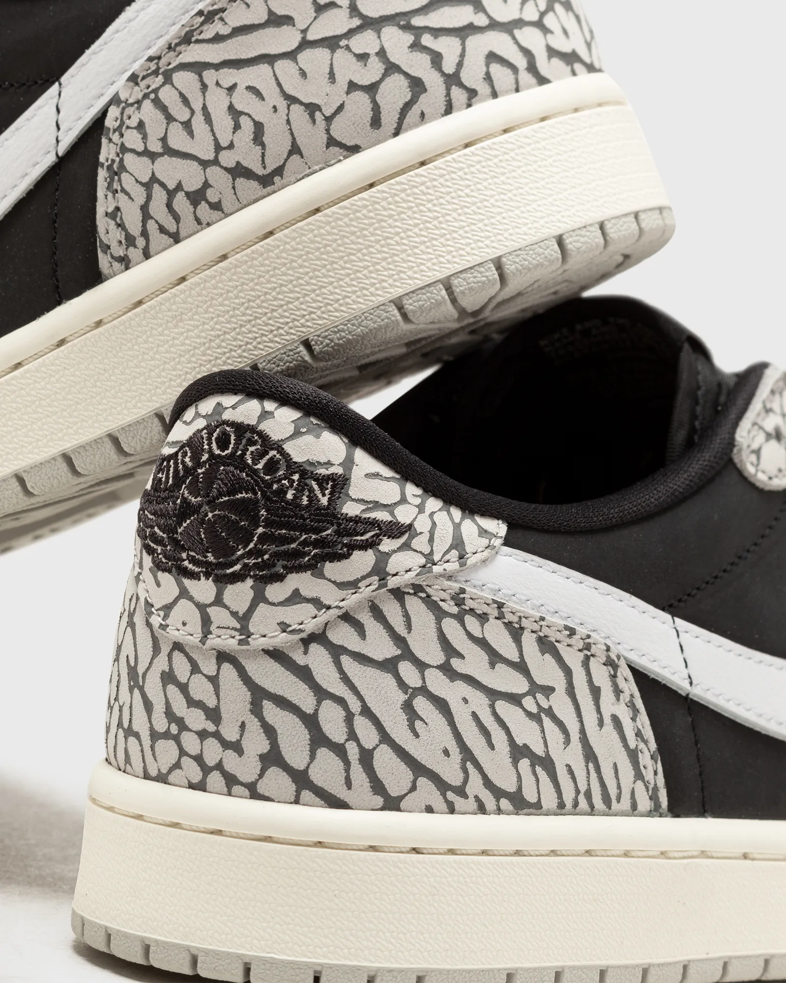 Jordan AIR JORDAN 1 LOW OG 'BLACK CEMENT'