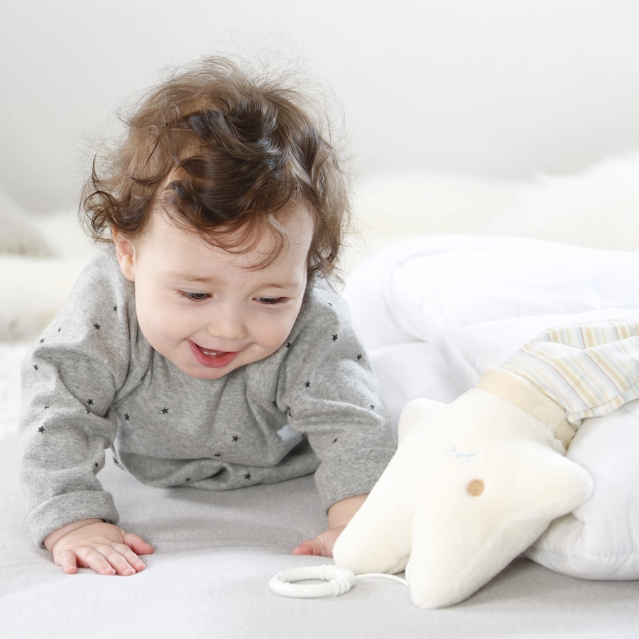 fehn® Spieluhr Stern mit Mütze - Baby Love