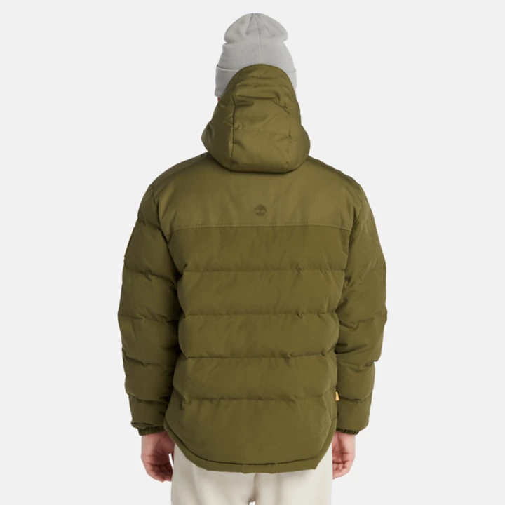 Jaqueta puffer impermeável com capuz Mountain Welch para homens na cor verde.