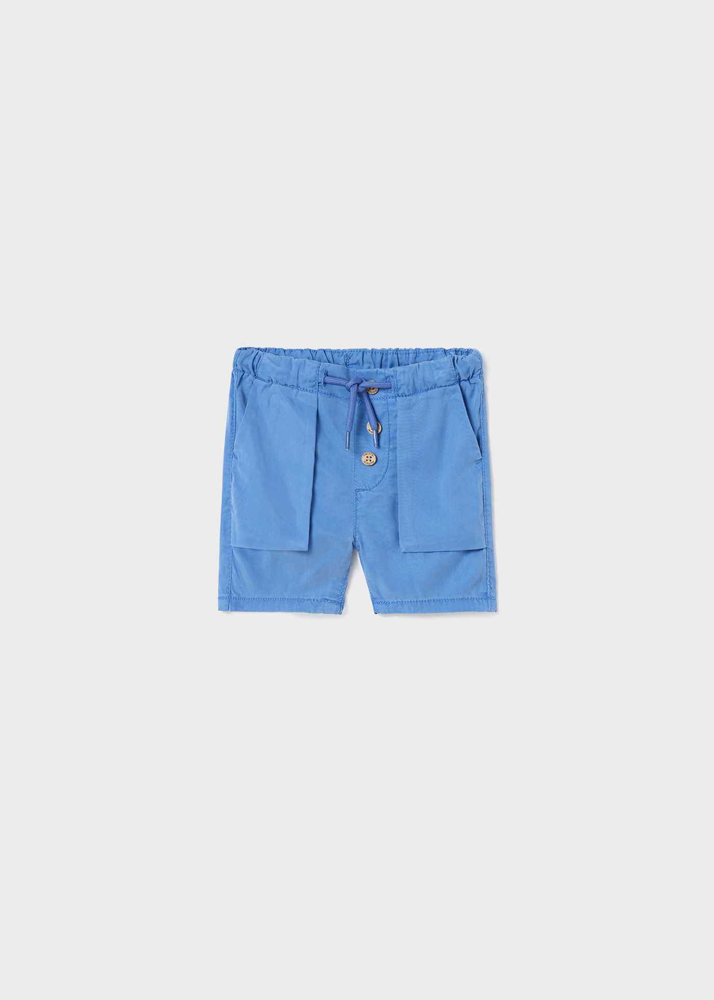 Bermuda infantil com cintura ajustável, confeccionada em TENCEL™ Lyocell.