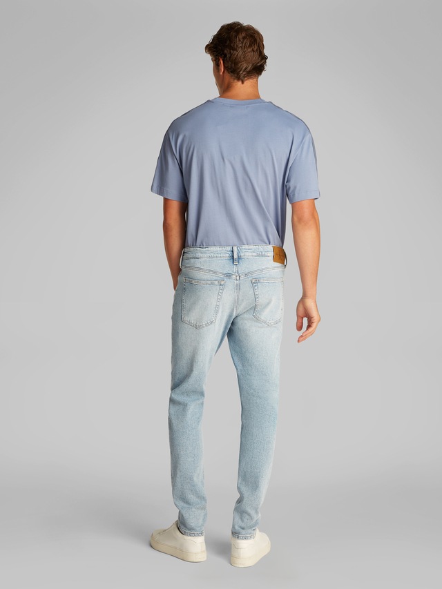 Calvin Klein Jeans Tapered-fit-Jeans »SLIM TAPER« in hellblauer Waschung