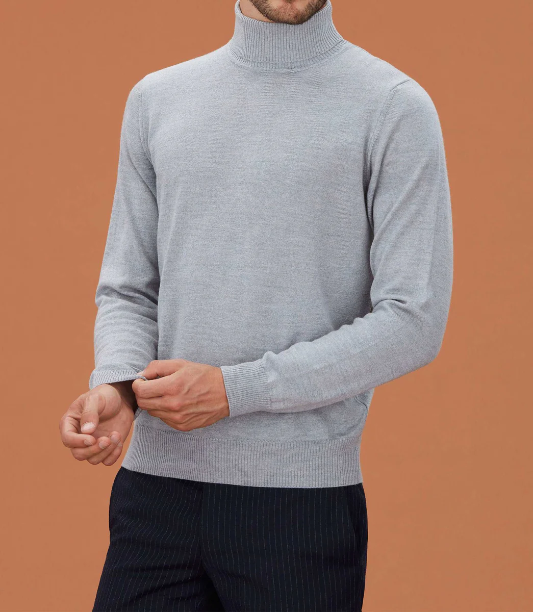 Pull col roulé gris clair 