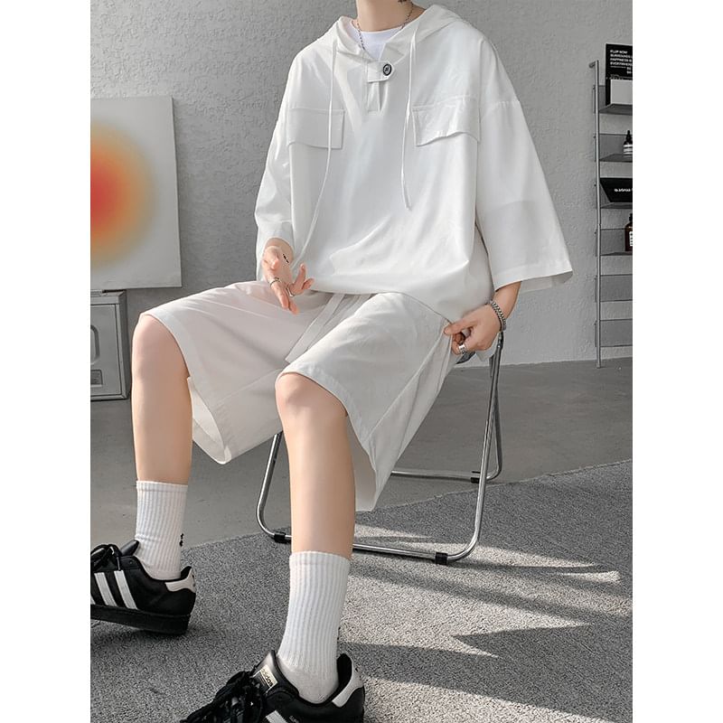 Freehop - Set: T-shirt met capuchon en 3/4-mouwen + effen shorts met gemiddelde taille