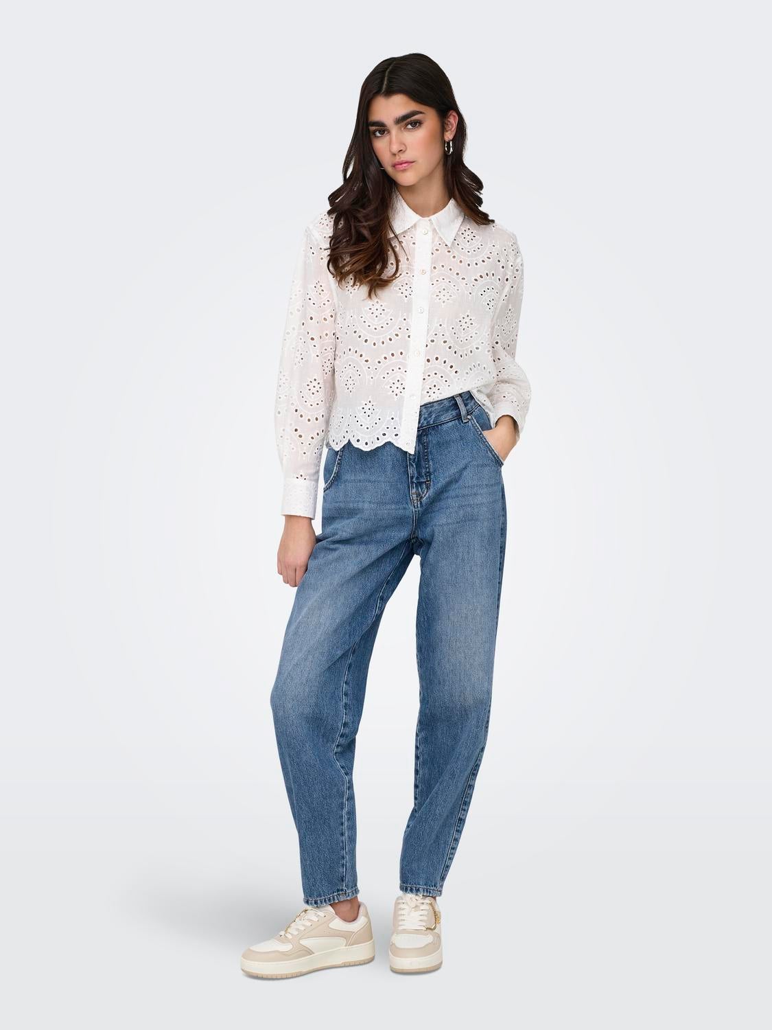 ONLTROY Hohe Taille Karotte Jeans Medium Blue Denim