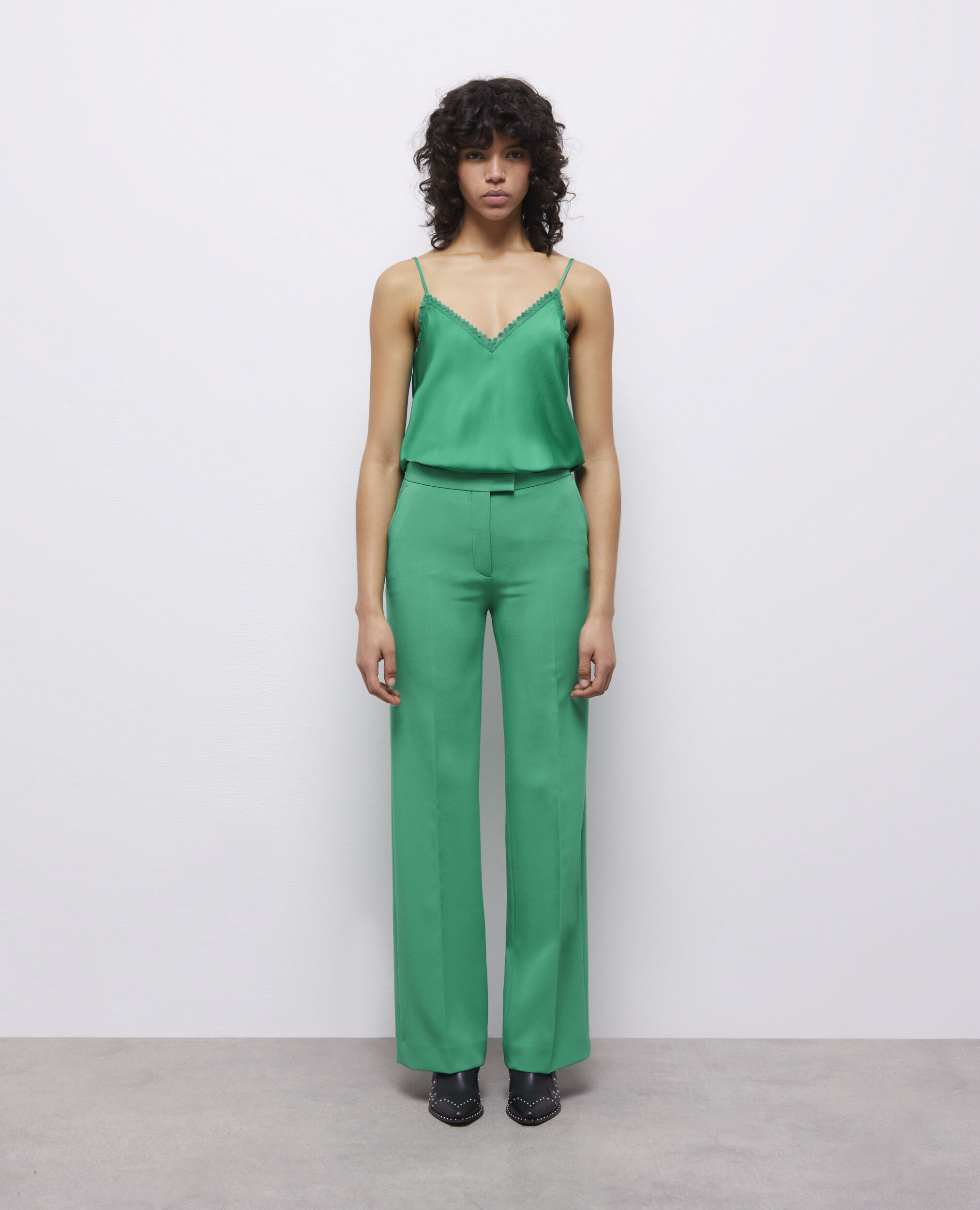Pantalon tailleur vert en crêpe