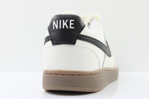 Nike Sneaker