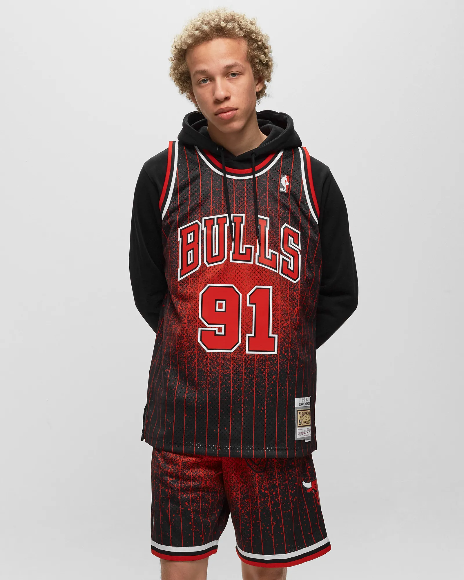 Mitchell & Ness NBA RE-TAKE GRADIENT SWINGMAN JERSEY BULLS 1995-96 DENNIS RODMAN #91
