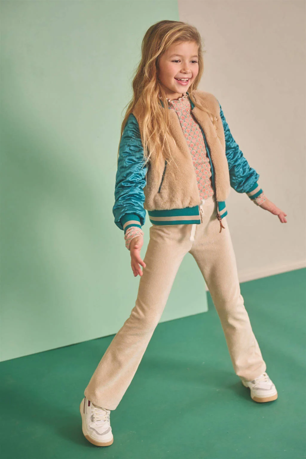 NONO fluwelen flared casual broek ecru