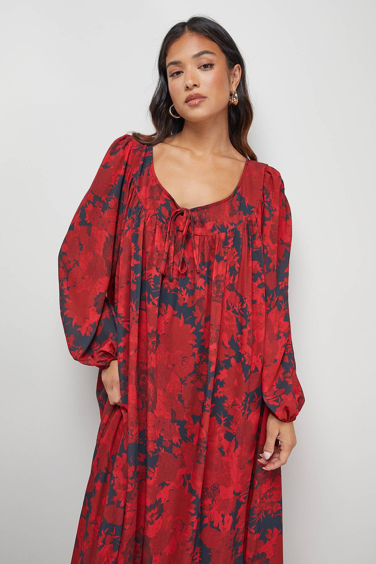 Warehouse Robe Midi Smock en Mousseline à Nouer Devant et Manches Volumineuses Petite Taille
