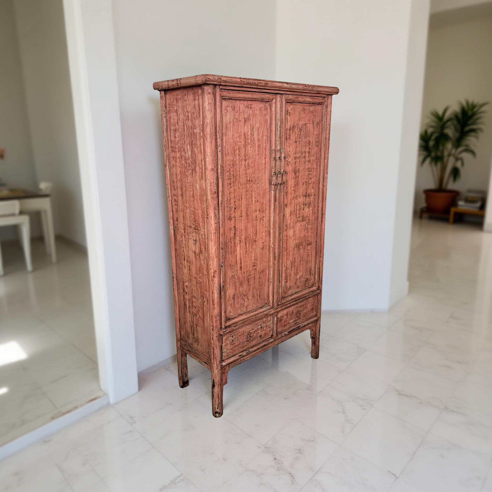 Wandkast 2 deur 4 la roze/rood uniek