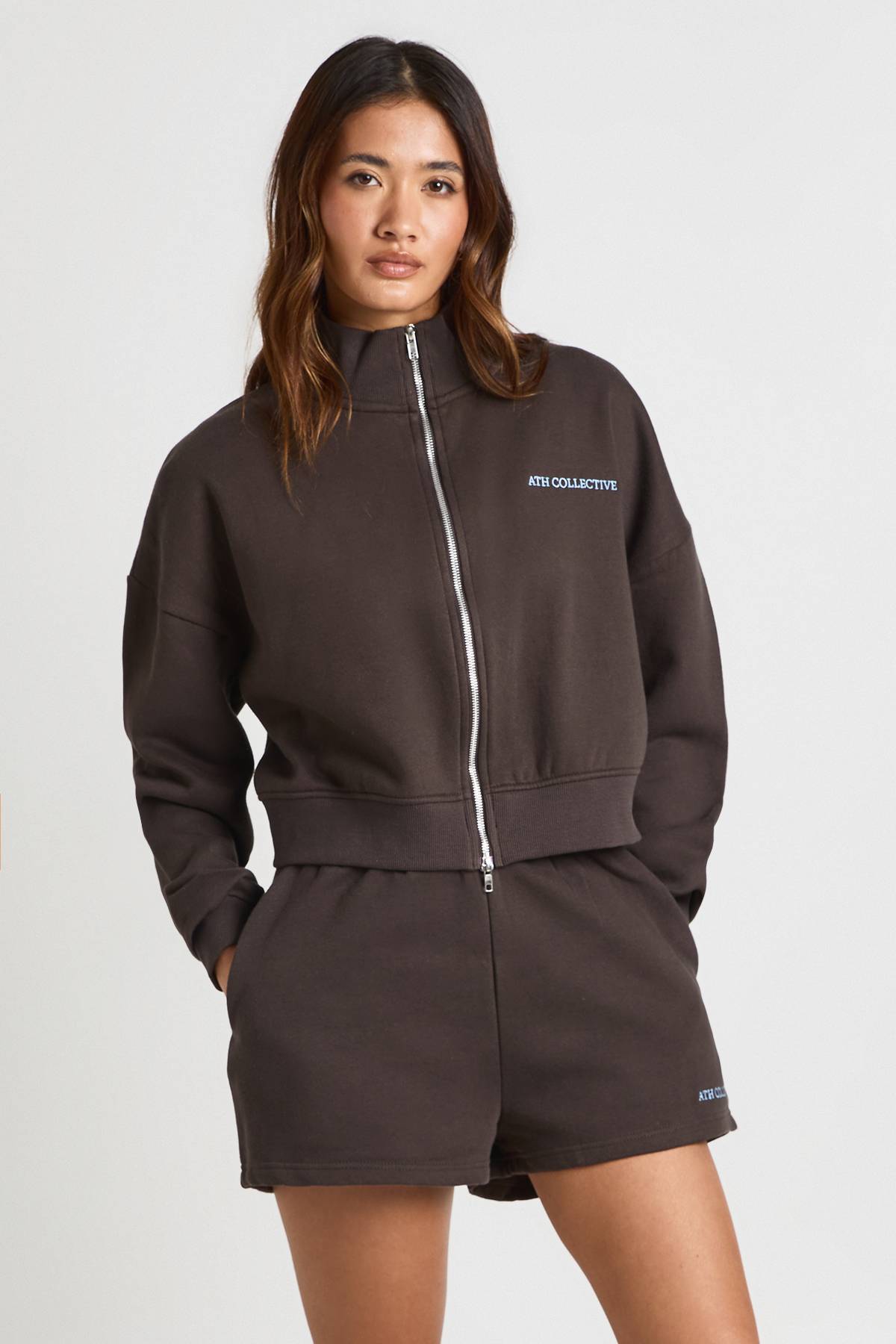 boohoo Ensemble De Survêtement Court Ath Collective Brodé À Col Montant