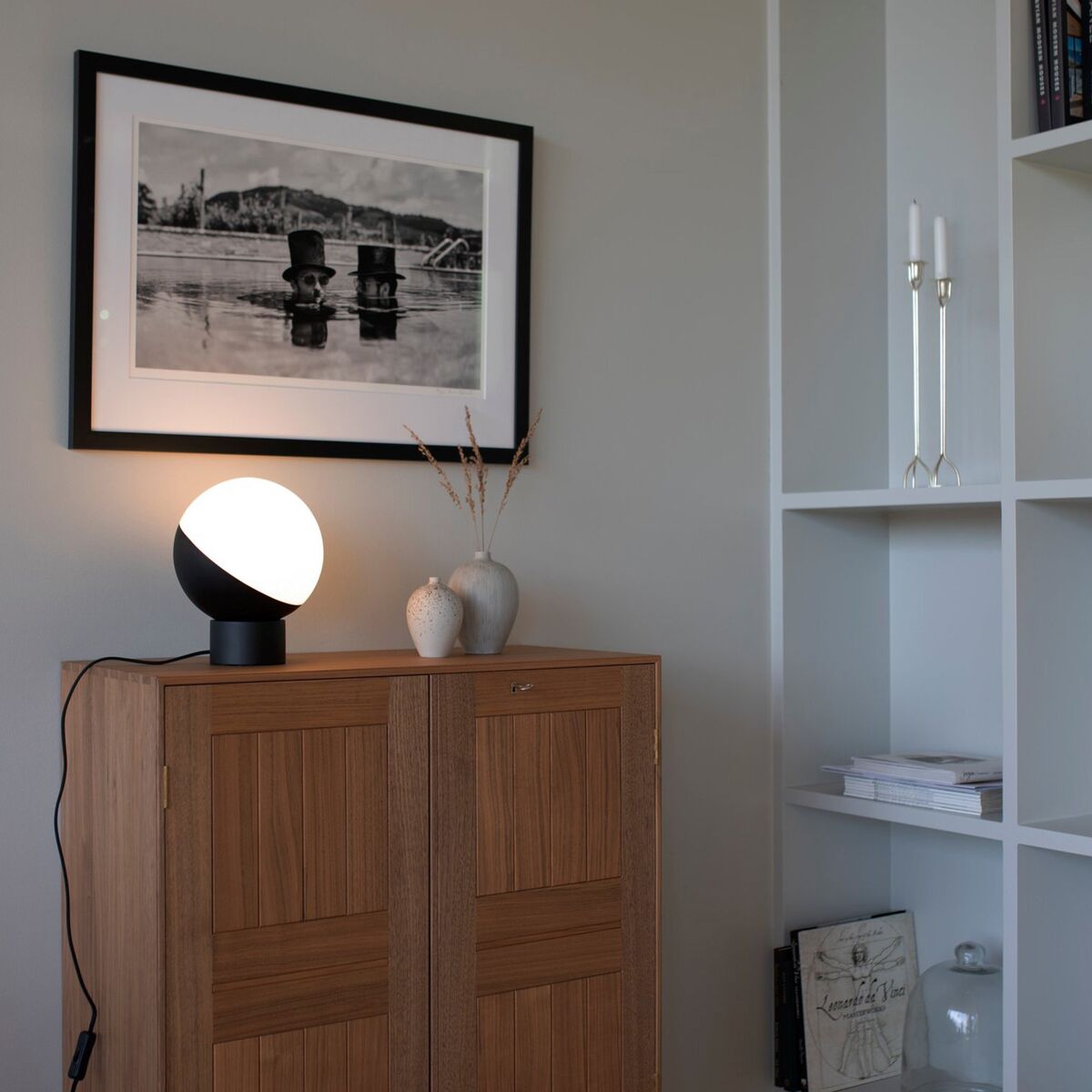 Contur bordlampe, 20 cm, svart/hvit