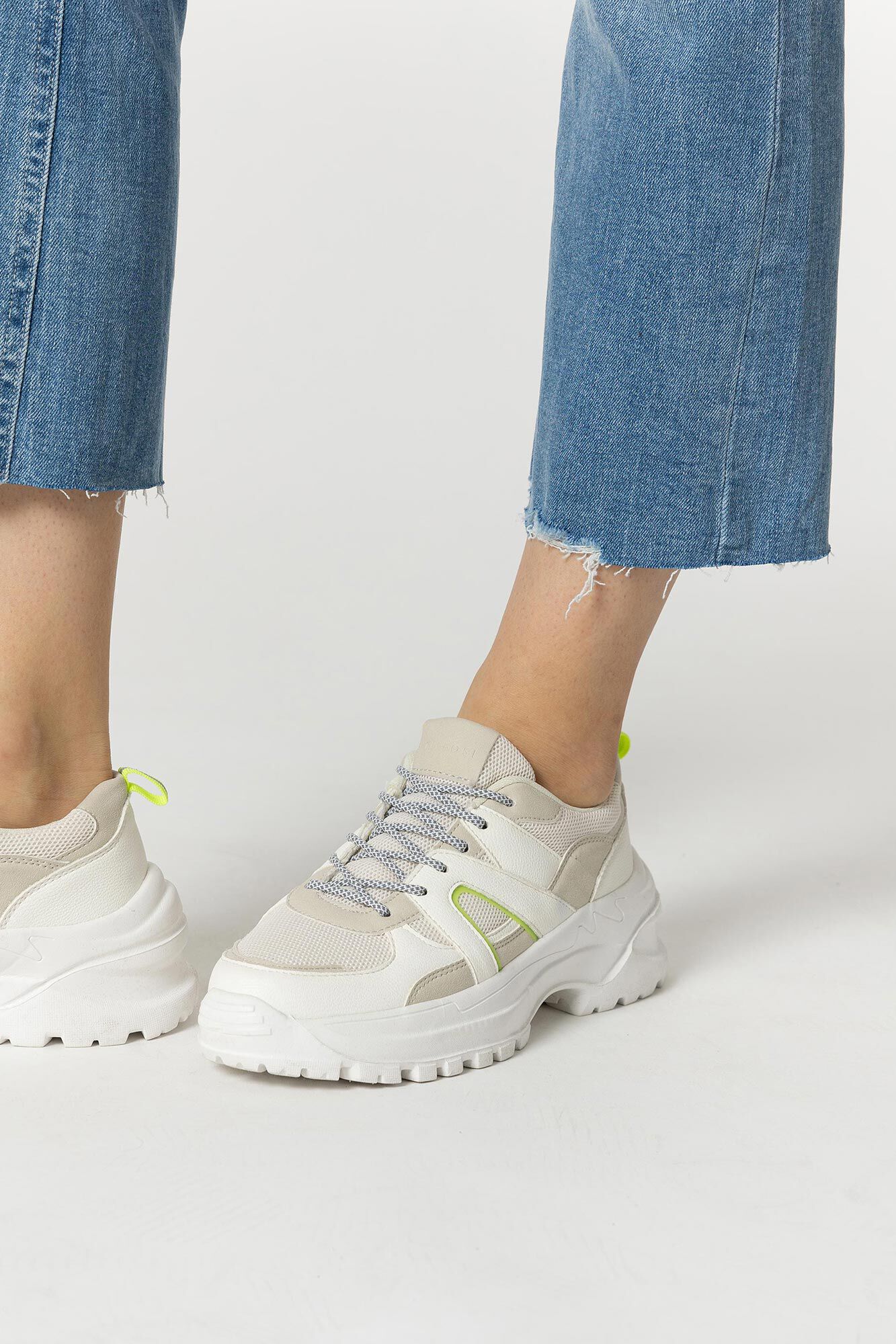 Calça jeans cropped flare de cintura alta Megan