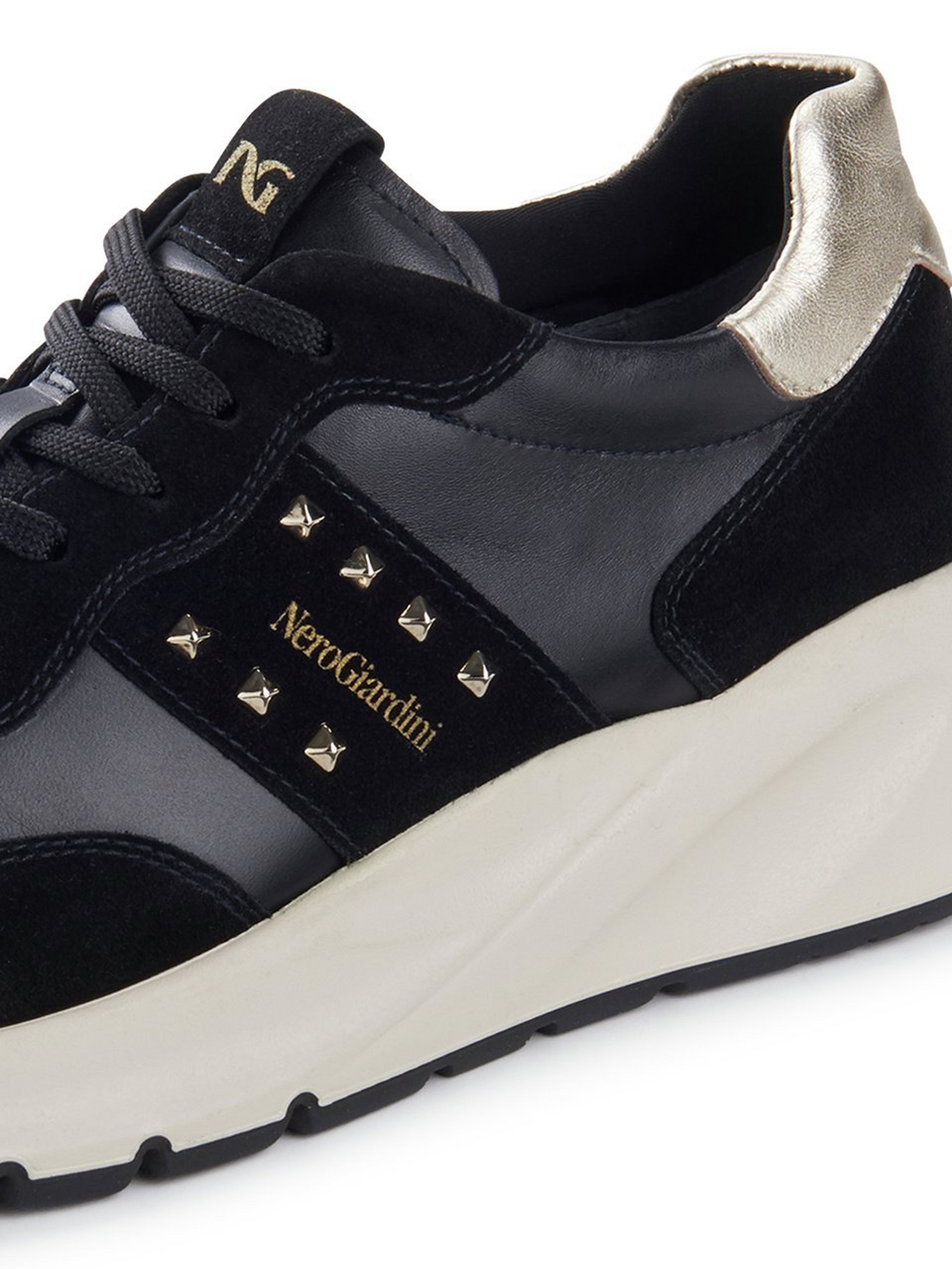 Sneaker