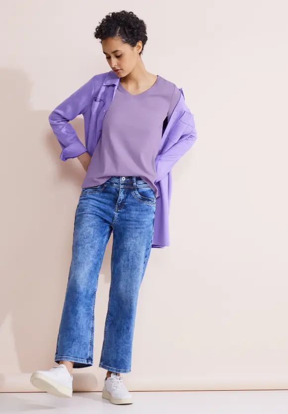 Basic V-Neck Shirt - smell of lavender