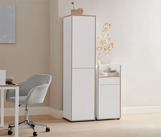 Kleiner Büroschrank mit Furnierkante