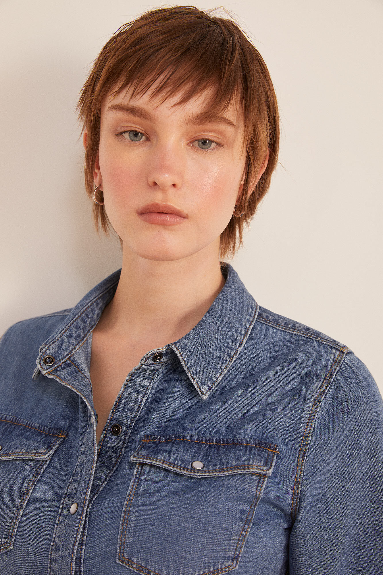 Vestido jeans sustentável com lavagem especial - Azul médio