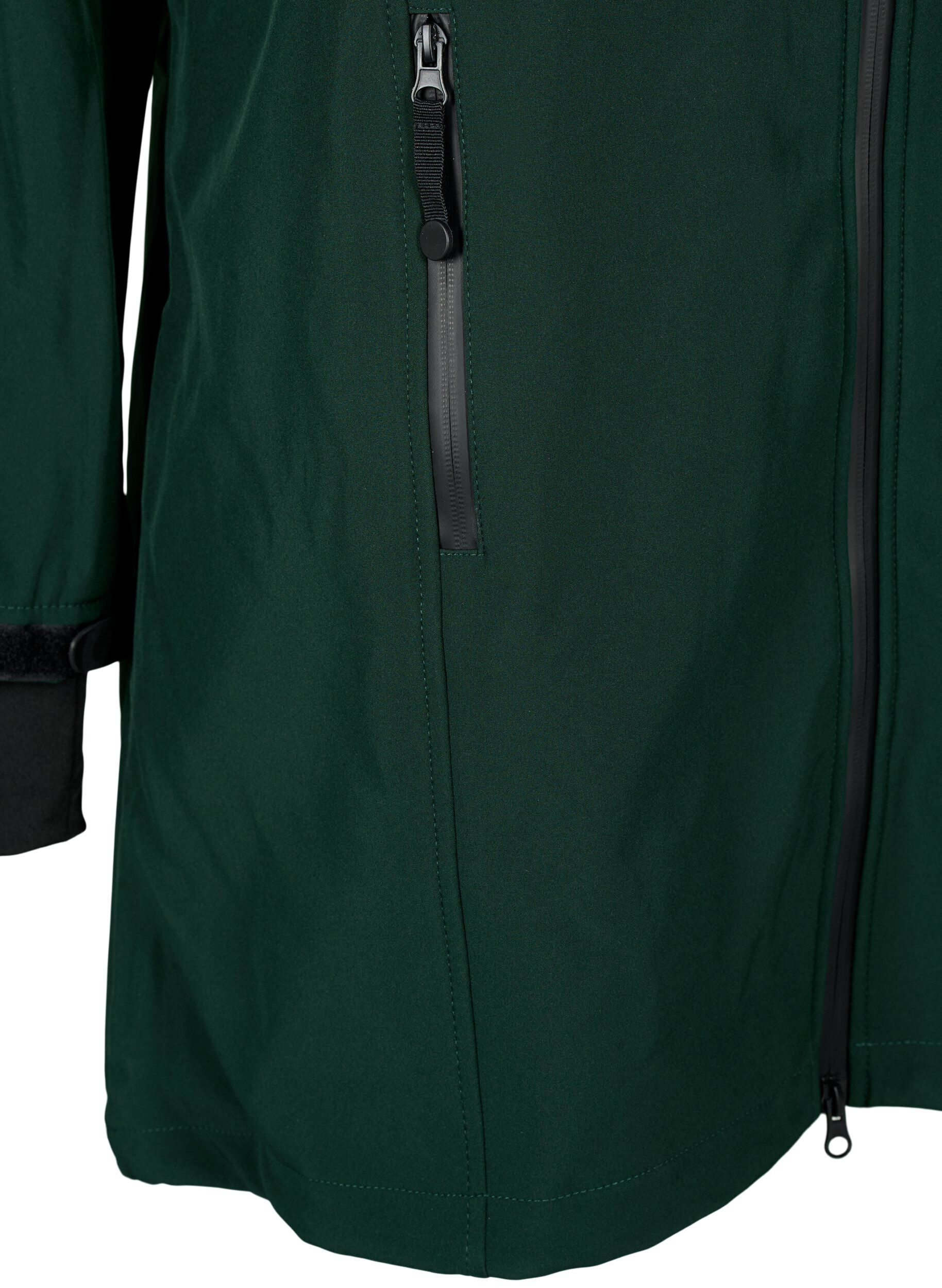 Softshell jakke med aftagelig hætte