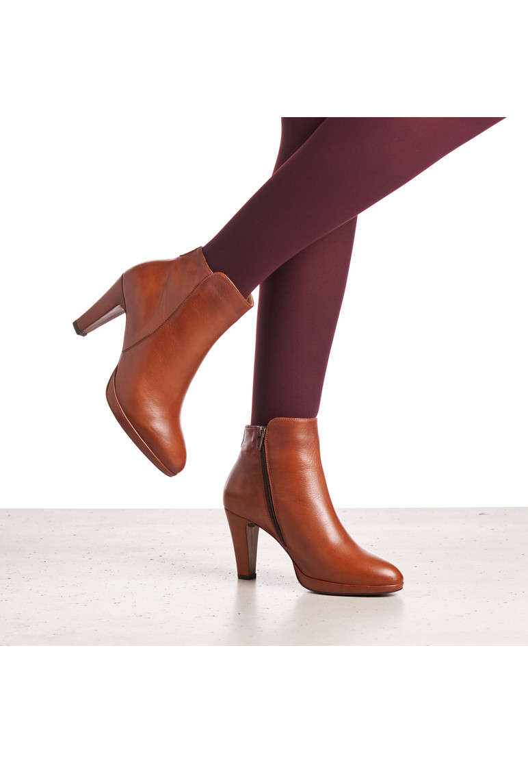 STIEFELETTE Braun