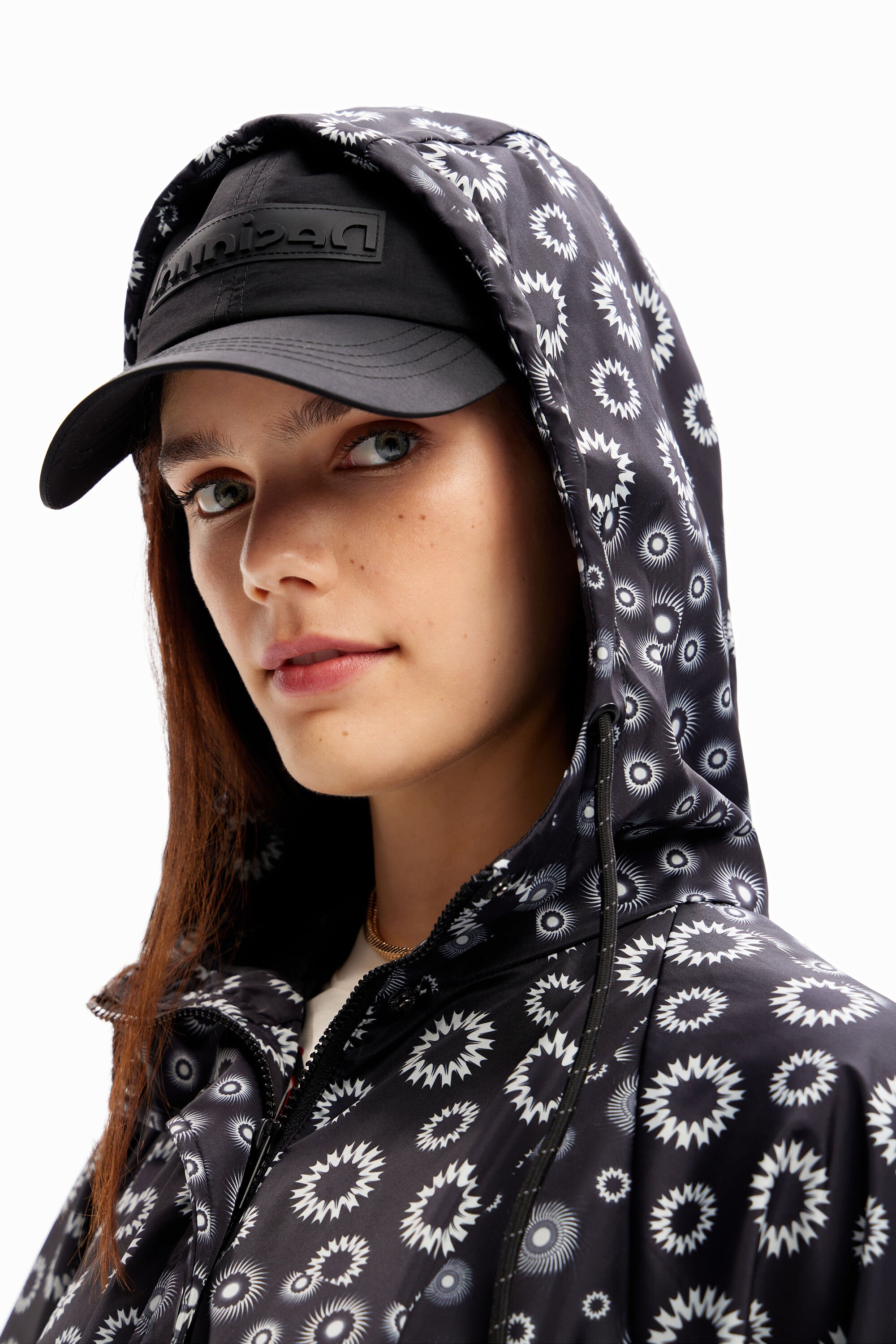 Imperméable capuche géométrique