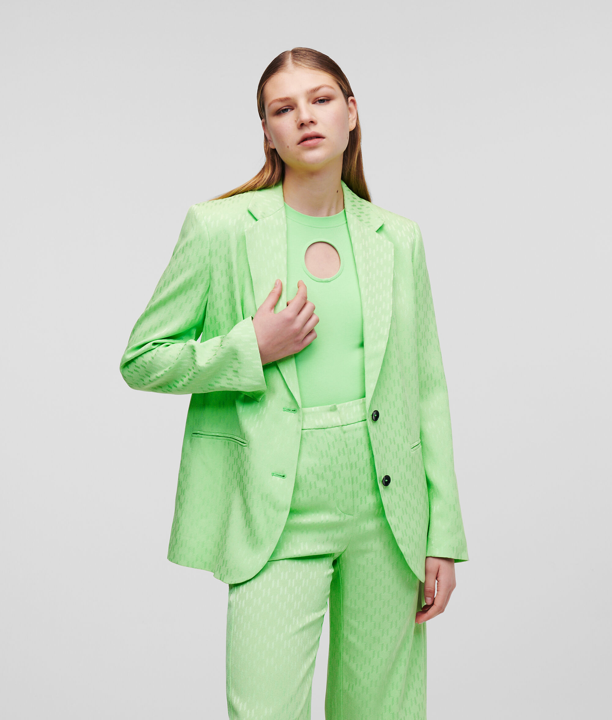 BLAZER MONOGRAM SÉLECTIONNÉ PAR HUN KIM
