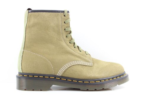 Dr. Martens Boots & Stiefel