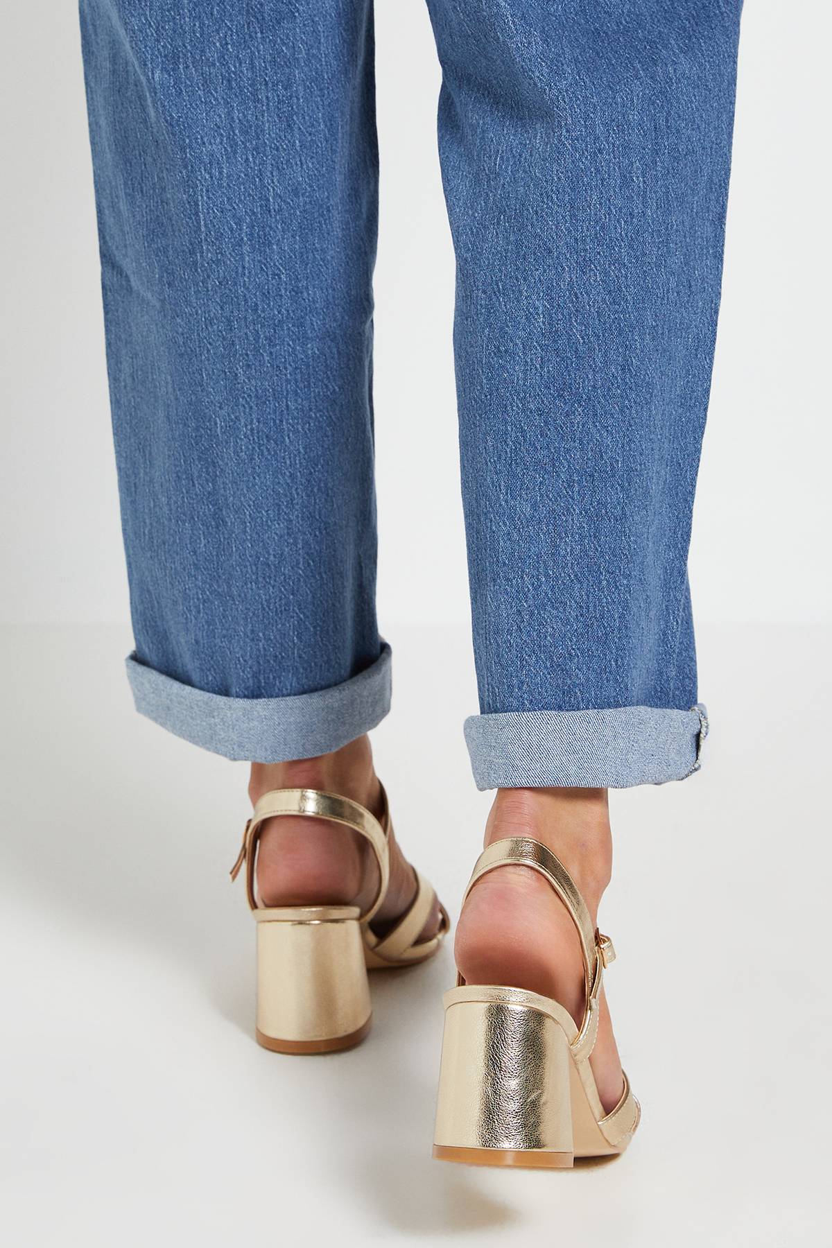 Wallis Sandales À Talons Carrés Moyens Samiyas Coupe Large En Synthétiquecuir Métallisé Avec Brides Croisées
