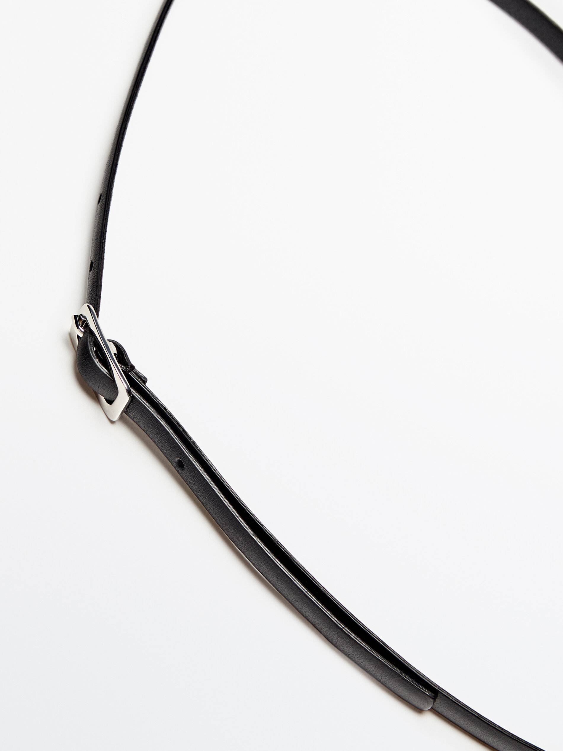 Cinto fino de couro com fivela retangular - PRETO