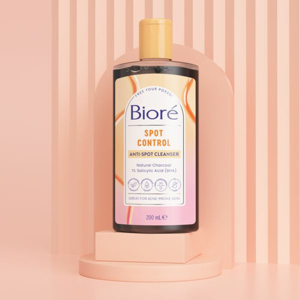Bioré Houtskool Anti-Puistjes Cleanser200 ml