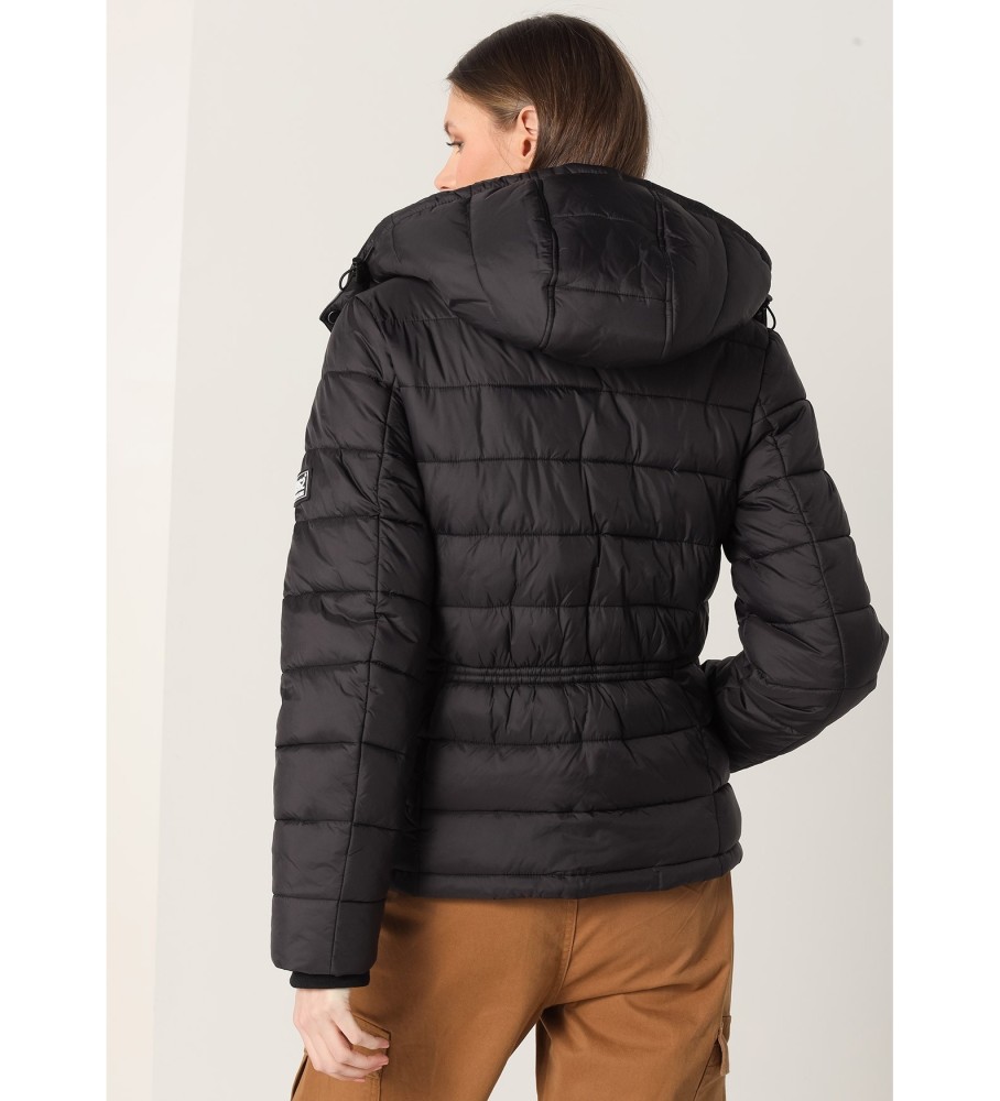Casaco puffer acolchoado Lois preto com capuz.