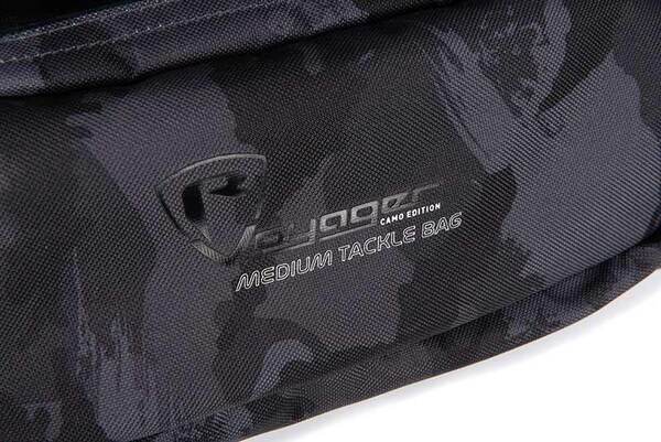 Sac Fox Rage Camo Voyager Medium Tackle Bag (avec 6 Boîtes)
