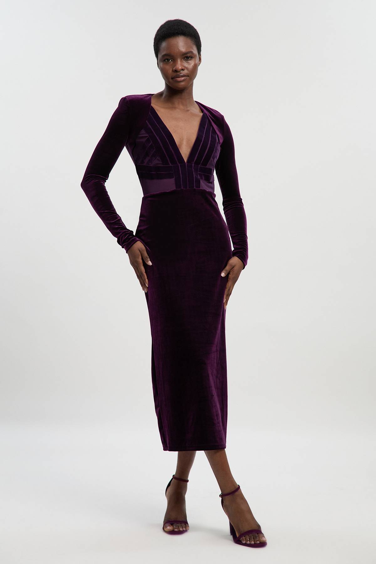 KarenMillen Robe Mi-longue en Maille avec Détails de Passepoil en Velours Stretch, Décolleté Plongeant et Dos Échancré