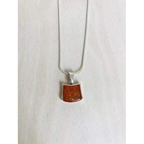 Collier carré ambre