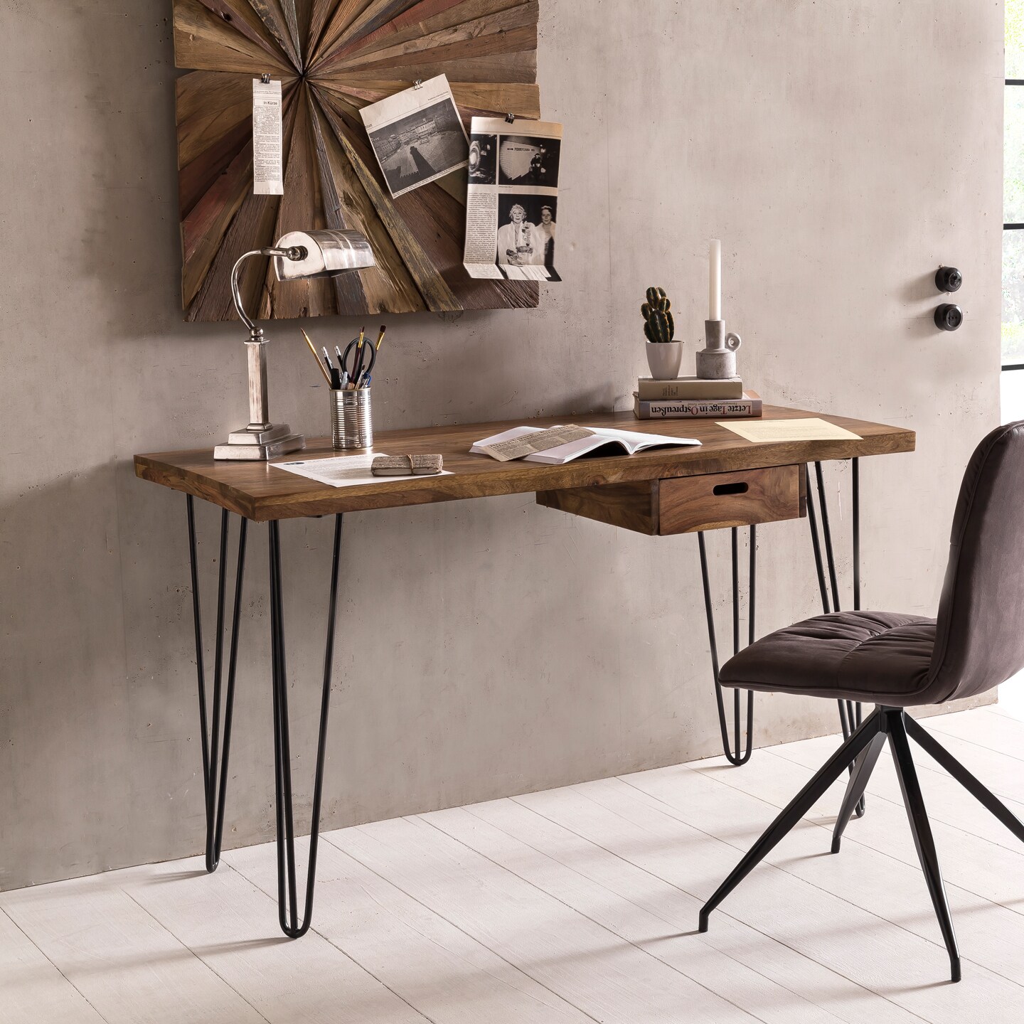 KADIMA DESIGN Retro-Schreibtisch BALU - Industrial Look, Schublade, Massives Sheeshamholz, Metallbeine, KADIMA DESIGN