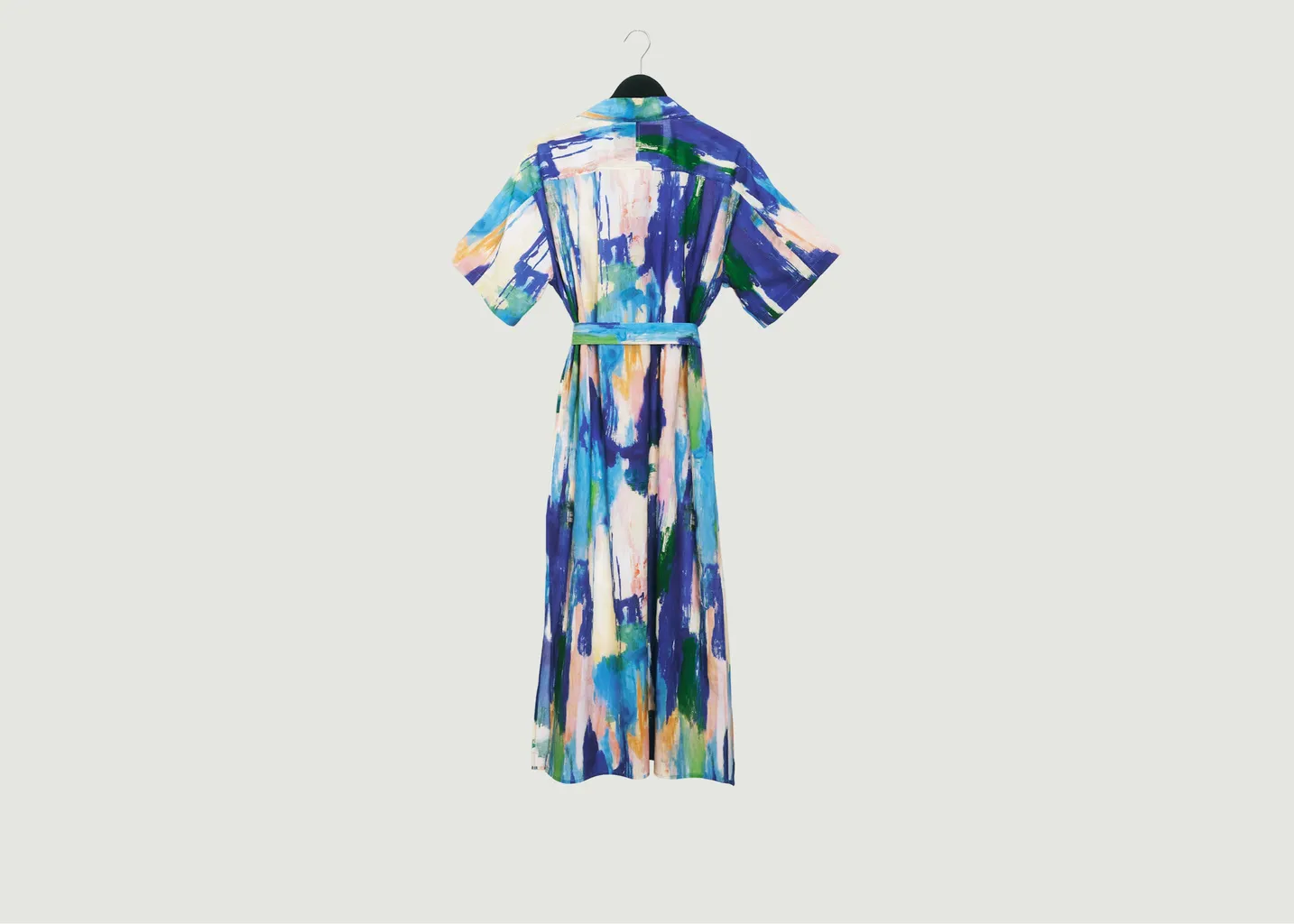 Robe Delta Christine Phung