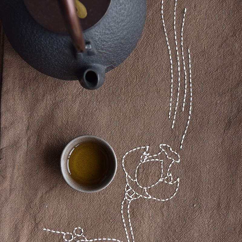 Embroidery Kingdom - DIY borduurpakket voor theetafelkleed