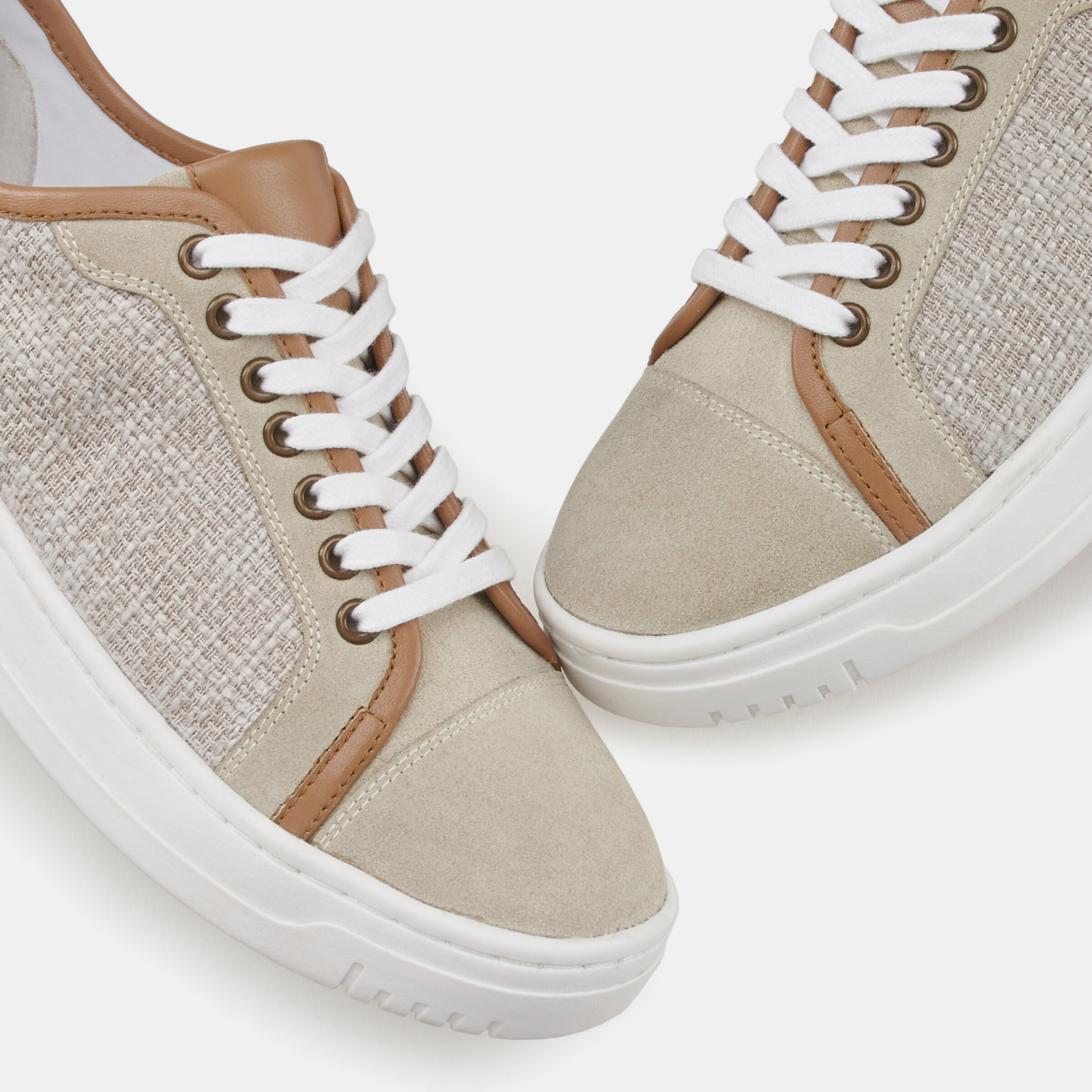 Sneaker