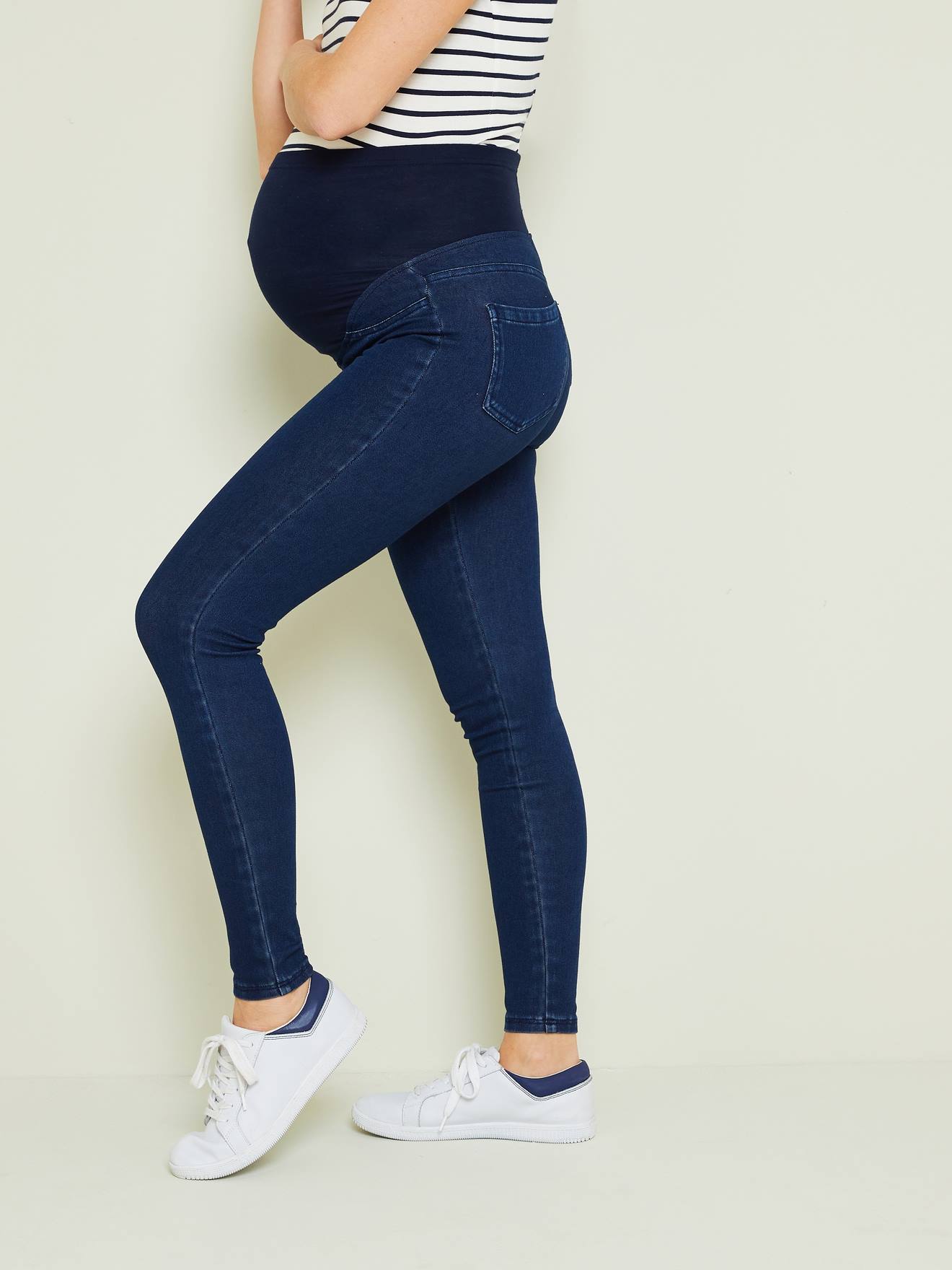 Calça legging de maternidade sem costura, lisa, azul claro com efeito jeans.
