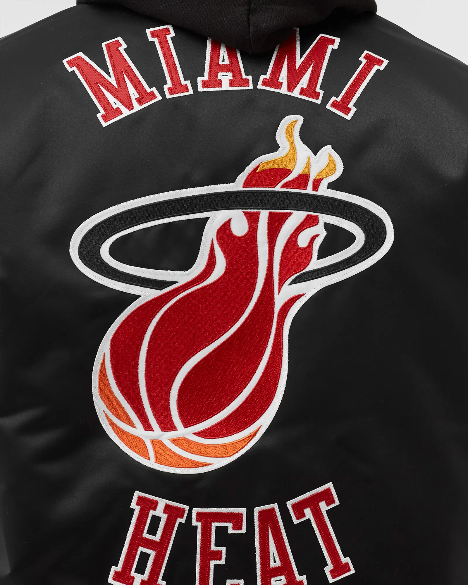 Mitchell & Ness NBA Heavyweight Satin Jacket Miami Heat
