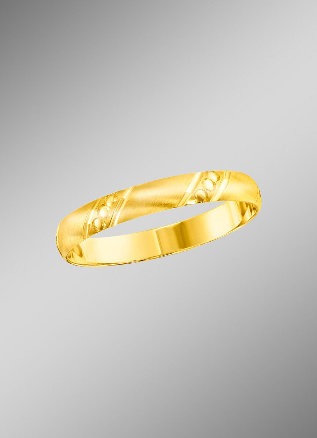 Schicker Trauring mit mattierter Ringschiene