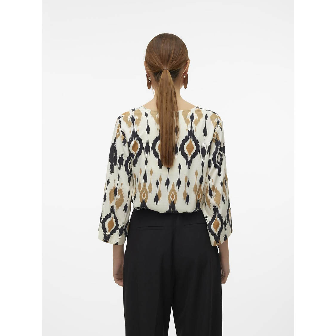 VERO MODA<br>Blusa estampada com decote em V