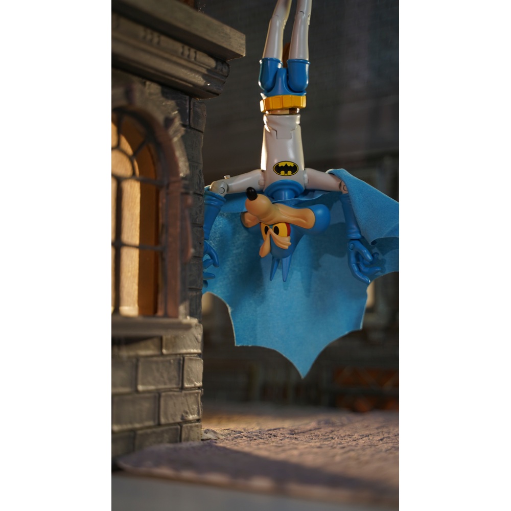 Warner Brothers Wile E. Coyote im Batman-Kostüm Actionfigur